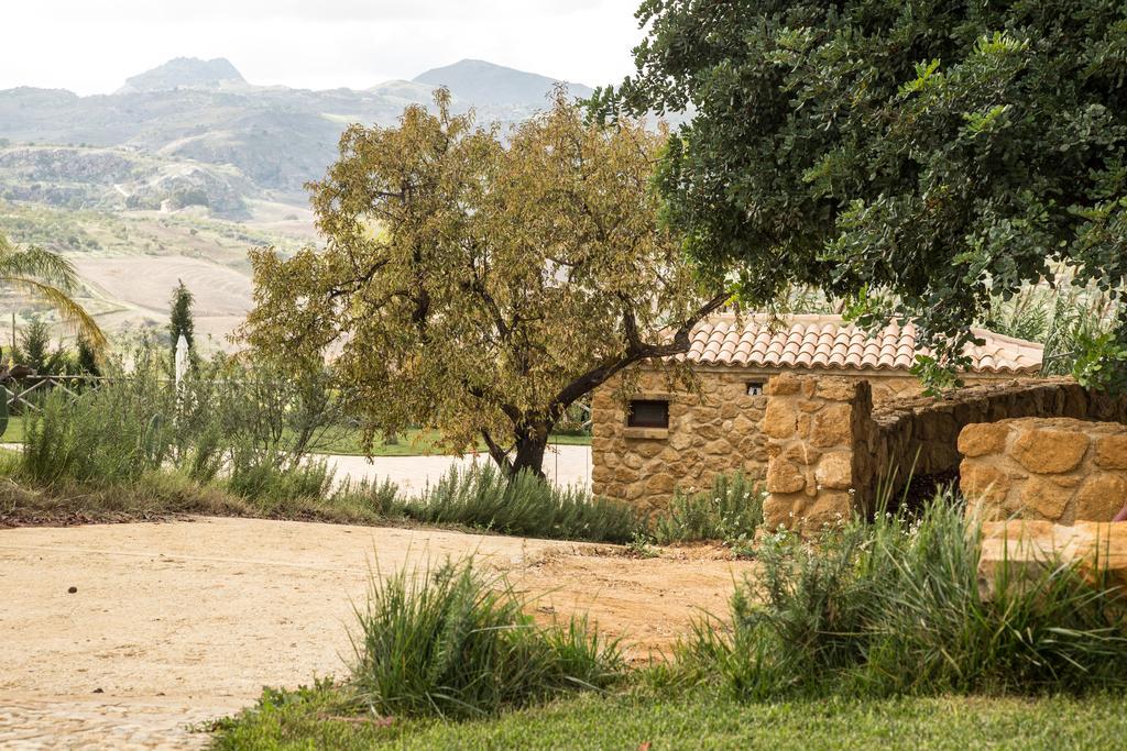 Villa Agriturismo Feudo Muxarello Aragona Exterior foto