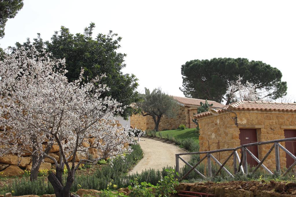 Villa Agriturismo Feudo Muxarello Aragona Exterior foto