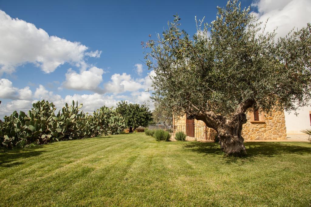 Villa Agriturismo Feudo Muxarello Aragona Zimmer foto