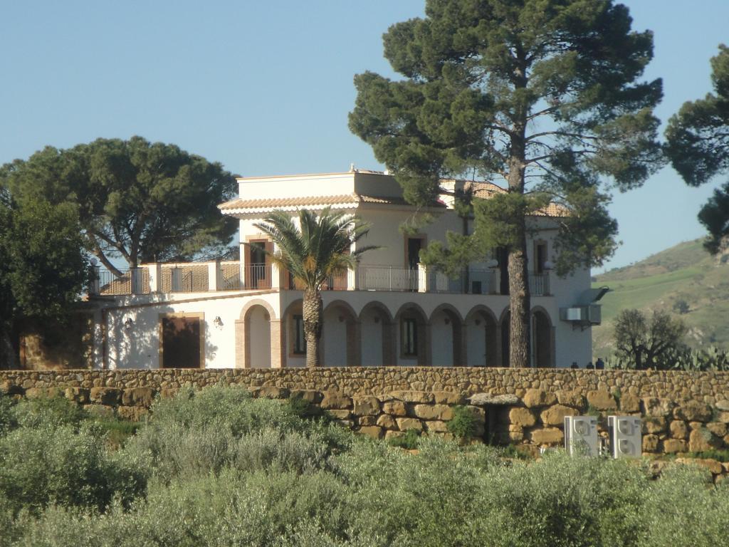 Villa Agriturismo Feudo Muxarello Aragona Exterior foto